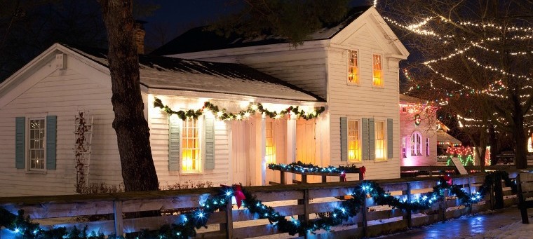 christmas-house- holiday lights