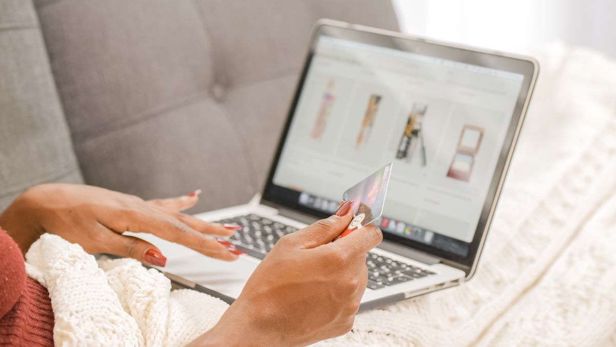 safety tips for online dorm shopping